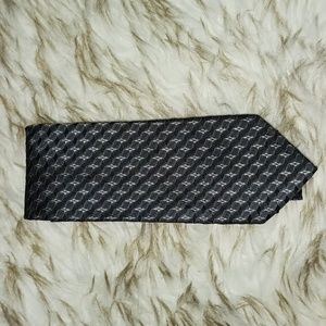 Ryan Seacrest tie